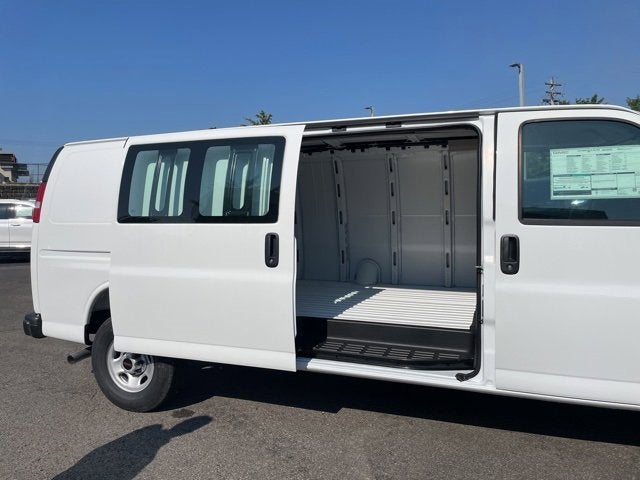 2025 GMC Savana Cargo 2500 Work Van