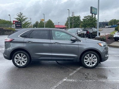 2022 Ford Edge Titanium